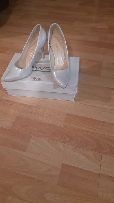 Srebrne szpilki Lewski 38