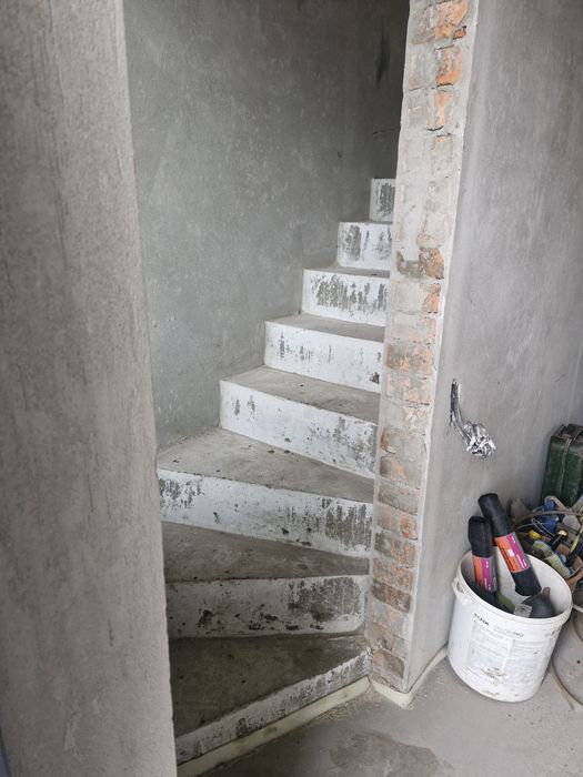 Будинок, дуплекс під чистовий ремонт із всіма комунікаціями