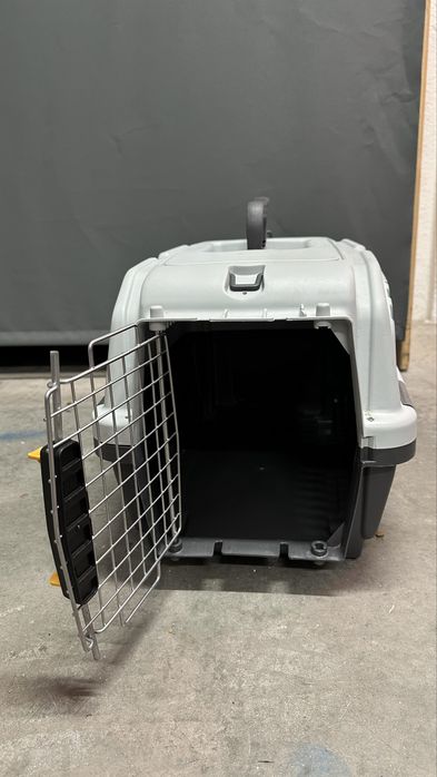 Transportadora IATA para cães e gatos – 48 × 31,5 × 31 cm