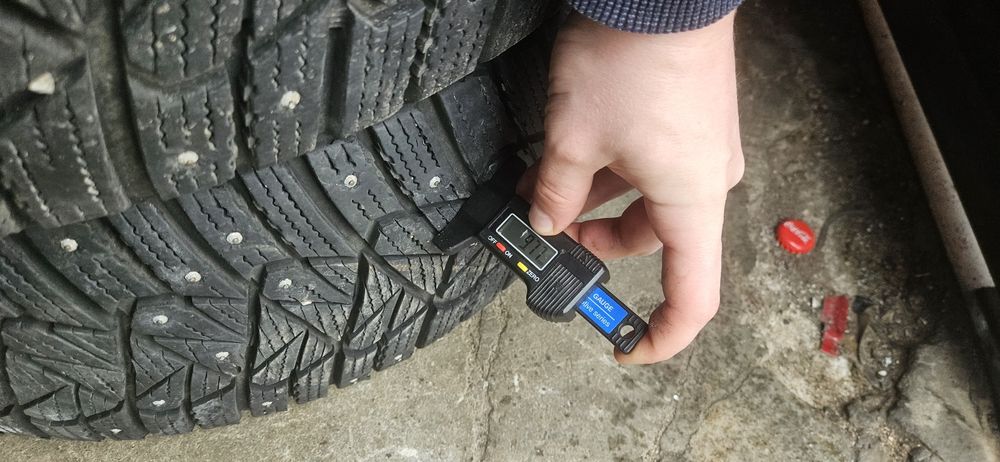 225 55 17 Зима 4шт 9мм Шип 21рік Goodyear з Європи Київ