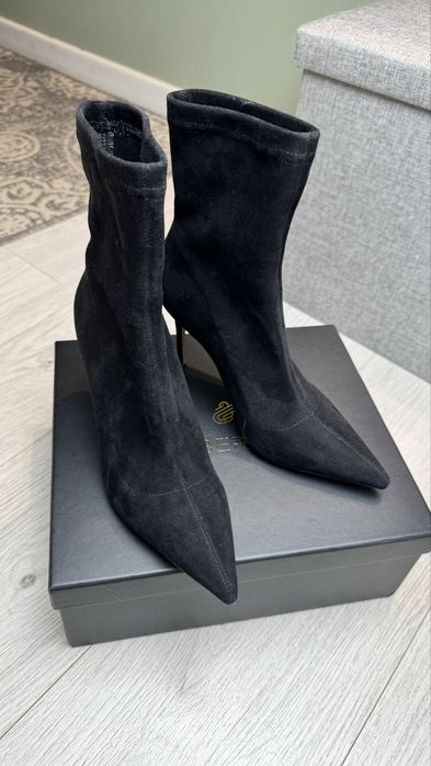 Ботильони замшеві LeBerdes