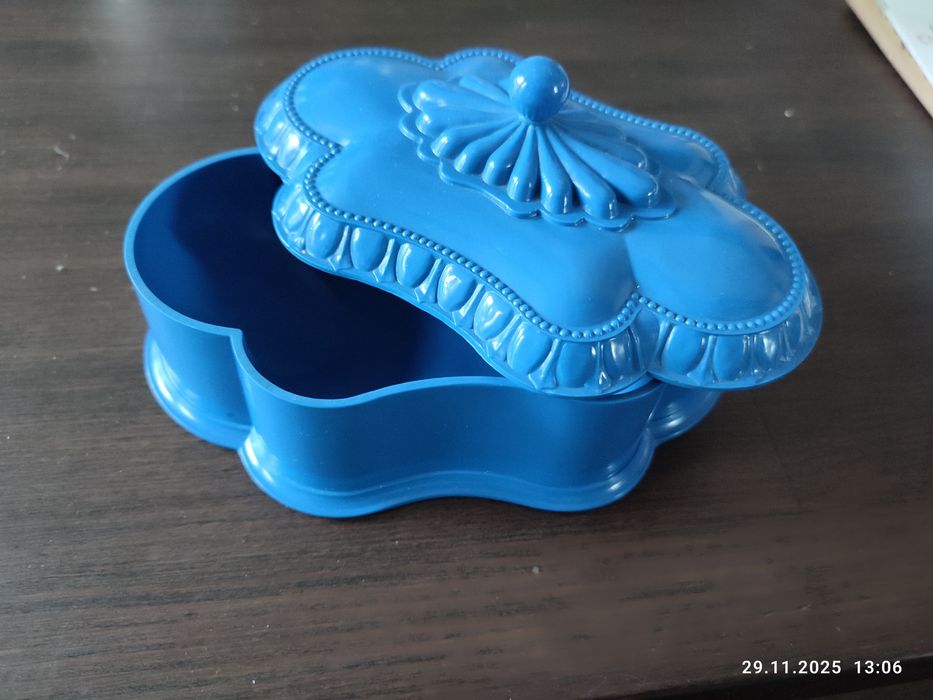 Шкатулка бакелитова синя, Жестяні коробки, бу, времен СРСР