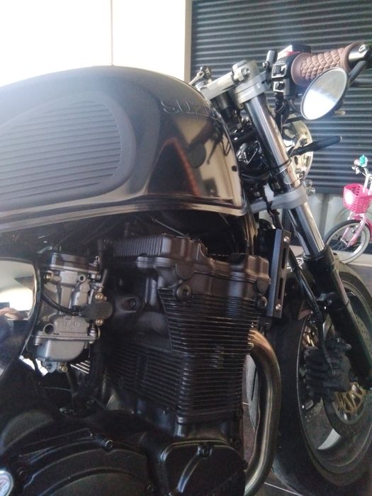 Suzuki GSX 750 (INAZUMA)