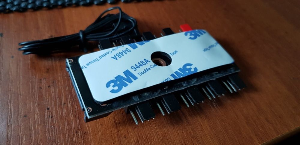 Переходник управляемый MOLEX/SATA на 10 кулеров 4 pin hub кулер fan ...