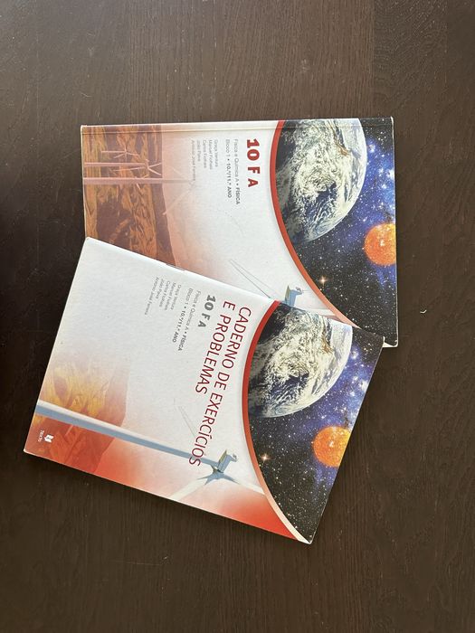 Manuais e cadernos de exercícios de Física e Química 10° e 11° Ano