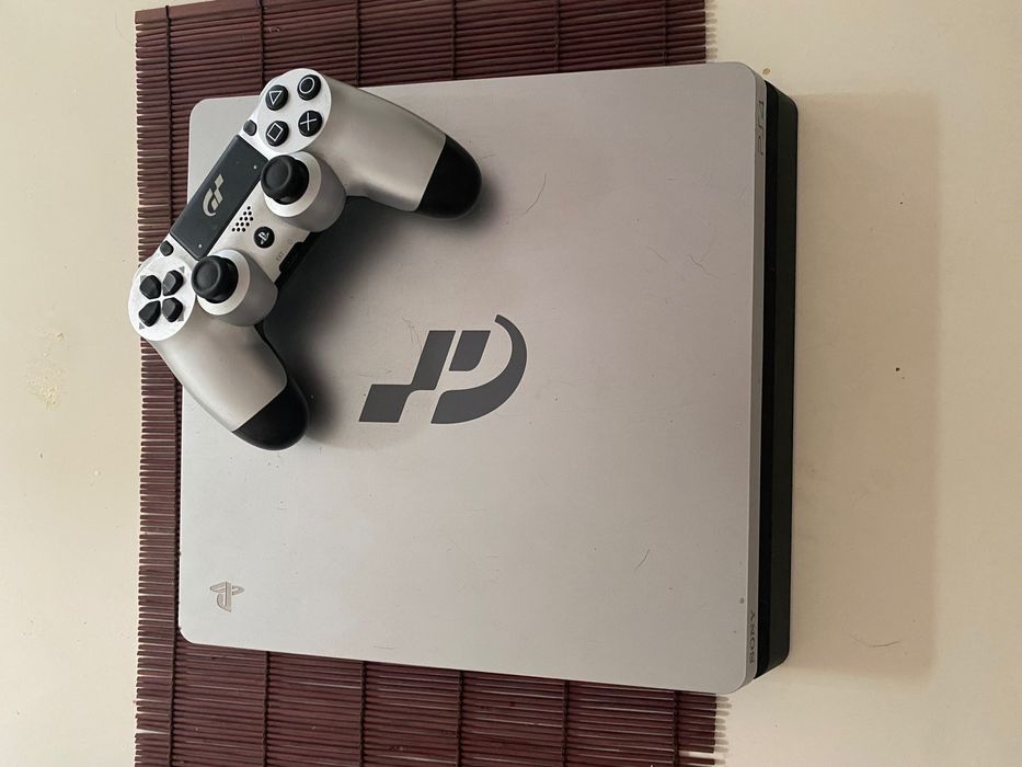 PlayStation Grand Turismo com jogos