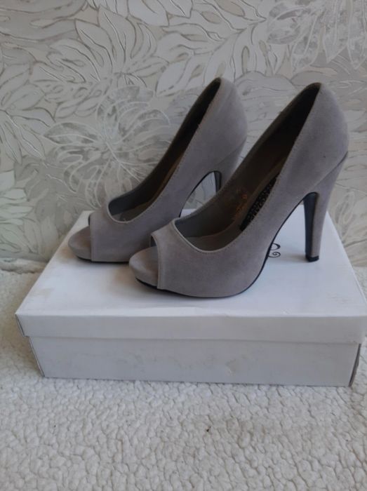 Italy Style szpilki r. 36 buty na obcasie