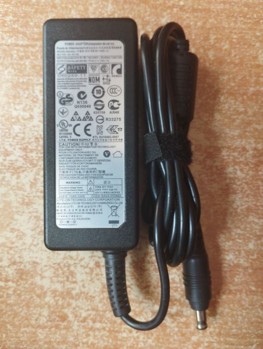 ОРИГІНАЛЬНИЙ Блок живлення для ноутбука Samsung 19V 2.1A 5.5*3.0 мм