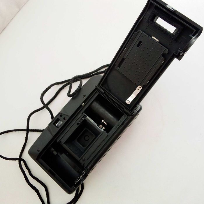 Фотоапарат  Minolta RiVA 100AF + чохол