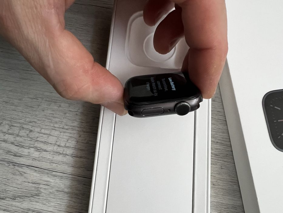 Apple Watch 6 40 mm w dobrym stanie