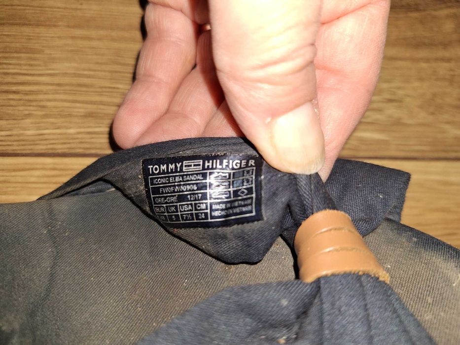 TOMMY FILFIGER Sandały roz 38 granat
