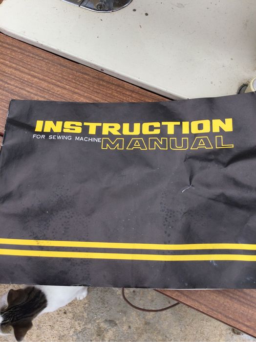 Maquina de costura com motor eletrico