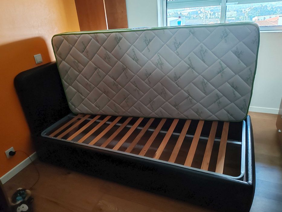 Cama de solteiro 190x90 em carvalho