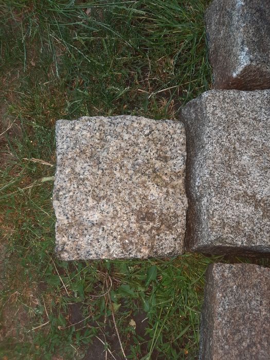 Ķamień łupany granit 20×20