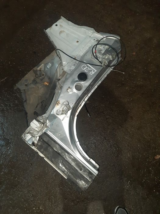 Toyota RAV4 2020 сапог стойка передней двери петли