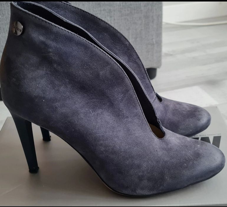 Botki zamszowe Carinii r.37