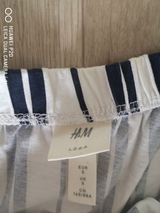 Bluzka paski odkryte ramiona HM rozm. S