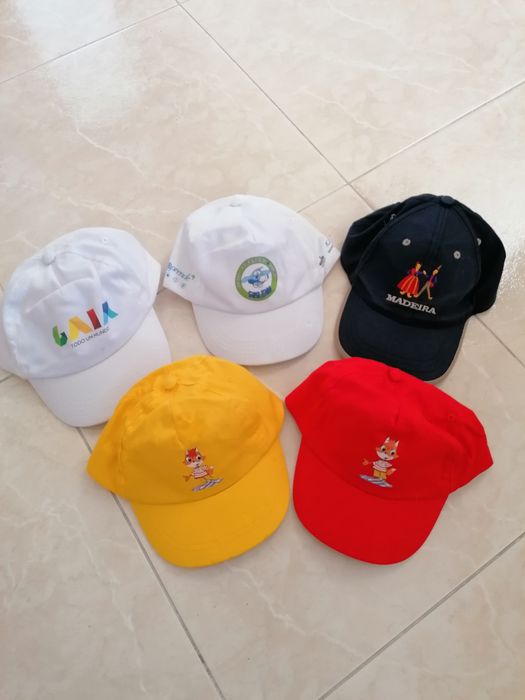 Lote 5 bonés menino tam. 48