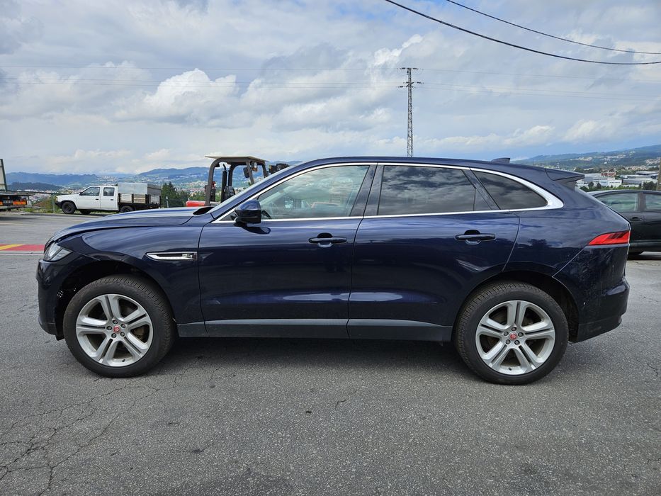 Jaguar F-Pace 2.0D AWD de 2017 para peças