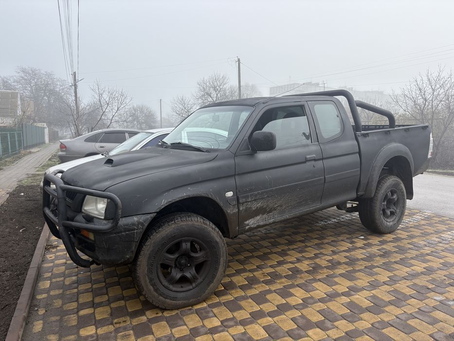 Продам  Mitsubishi л200 пикап