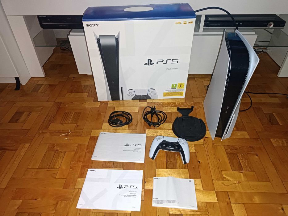 Konsola Playstation 5 z napędem,  pad, dużo gier