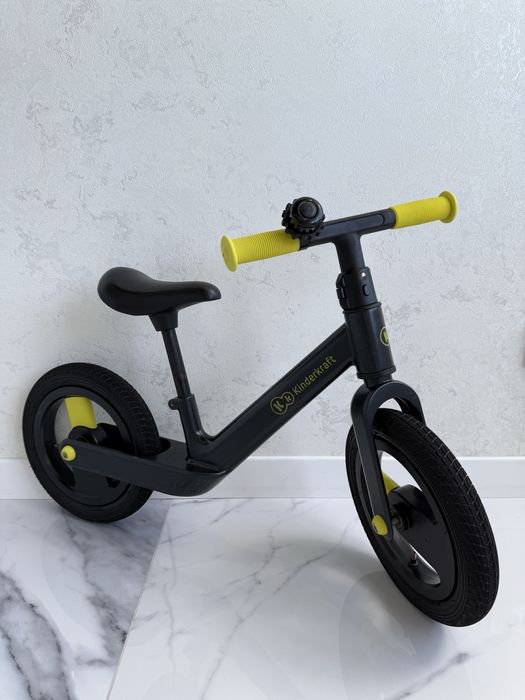 Біговел Kinderkraft Goswift