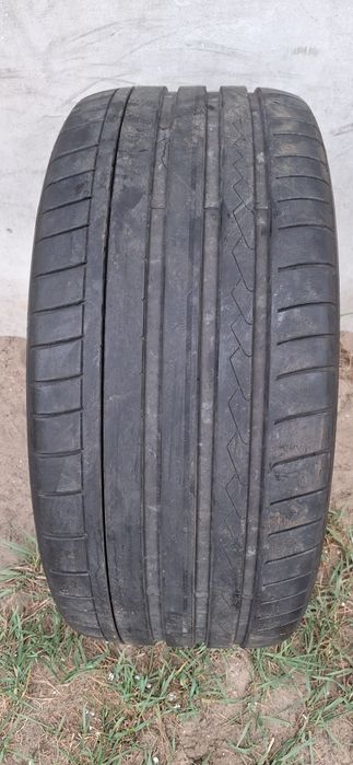 Opona 235/40R18 Dunlop