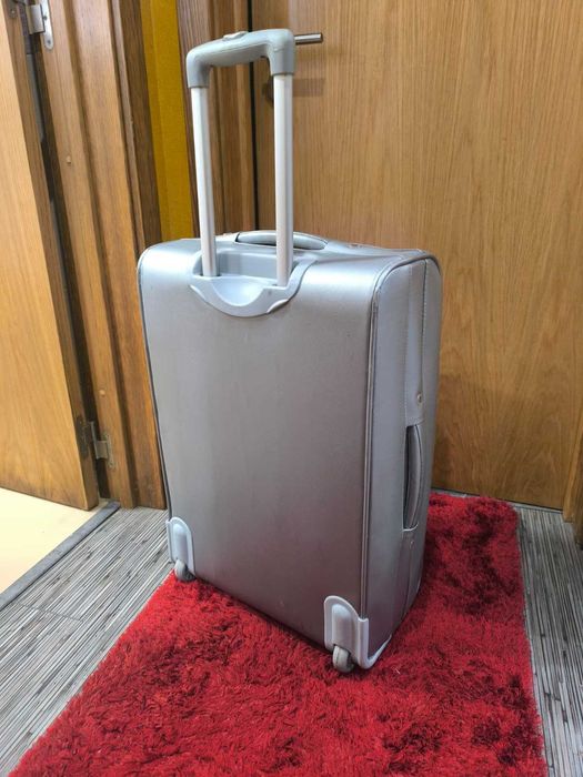 Mala de Viagem Prata de 23kgs