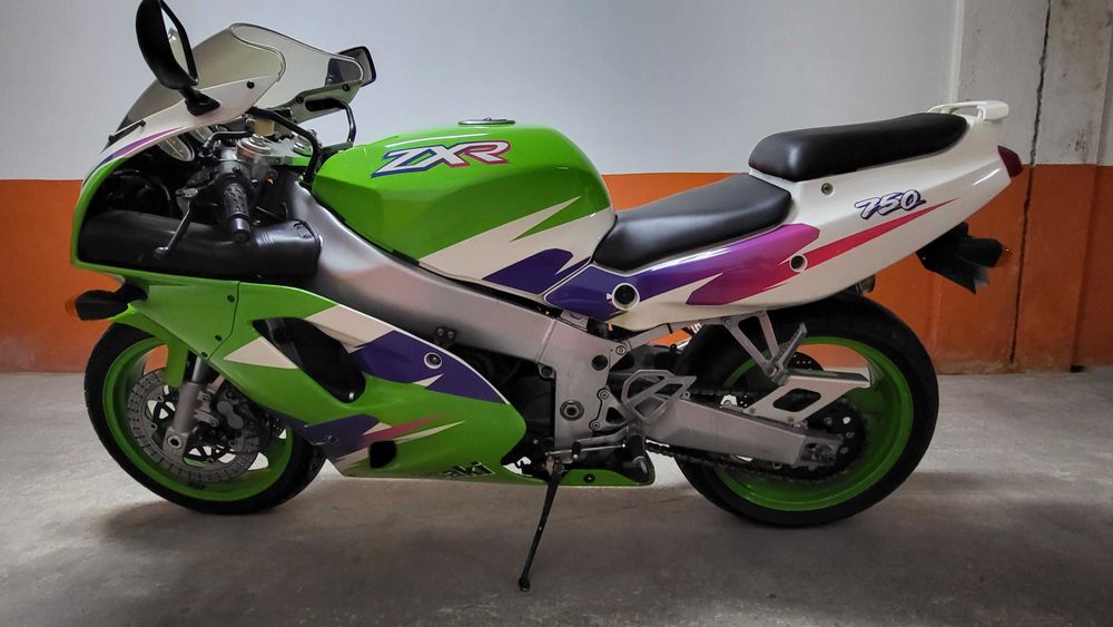 20 mil kms reais - Kawasaki ZXR 750 NINJA (1996)