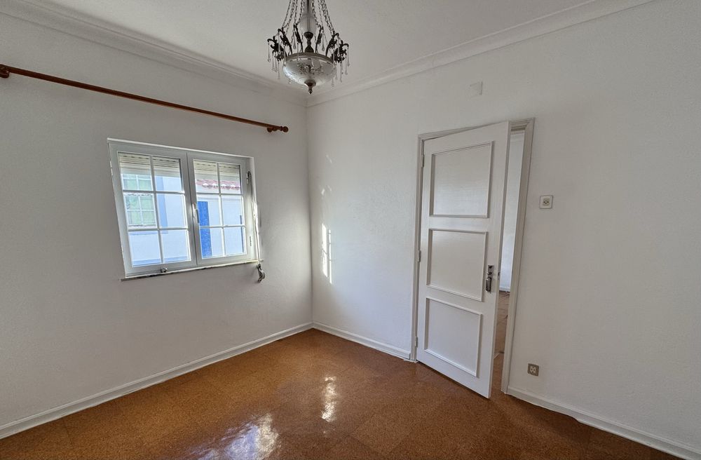 Vivenda Germinada T2 com Garagem c/ ar condicionado