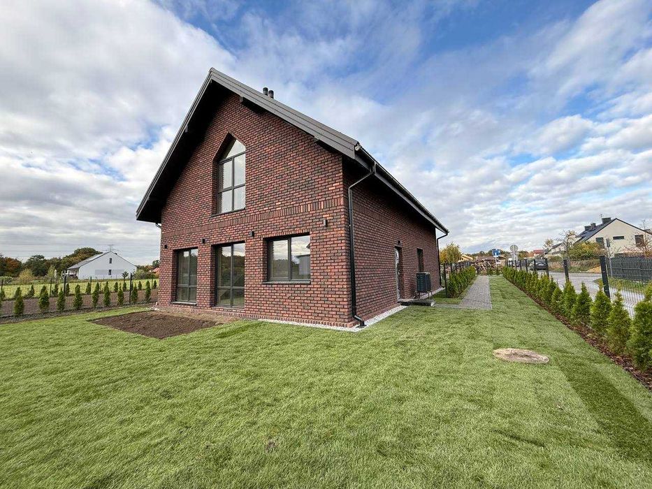 Nowoczesny bliźniak z cegły ręcznie formowanej!