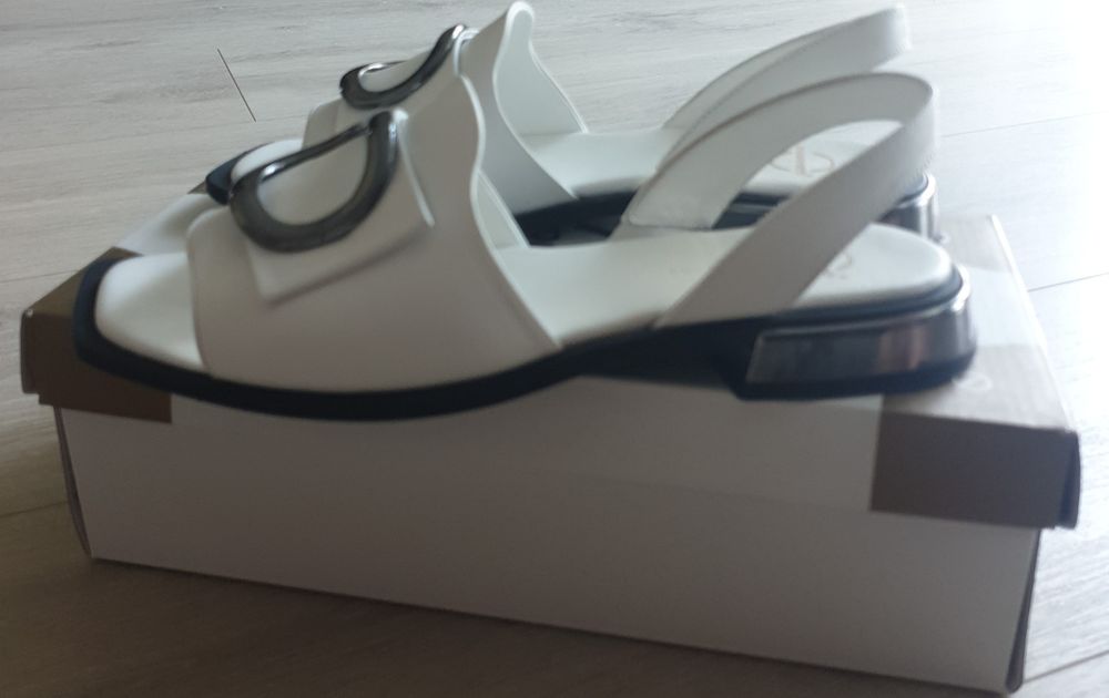 Босоніжки шкіряні, Туреччина, р. 37