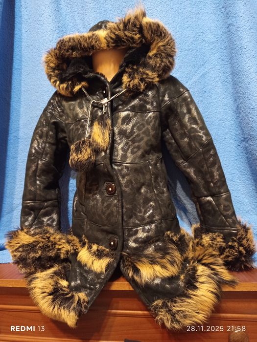 Продам детскую дубленку