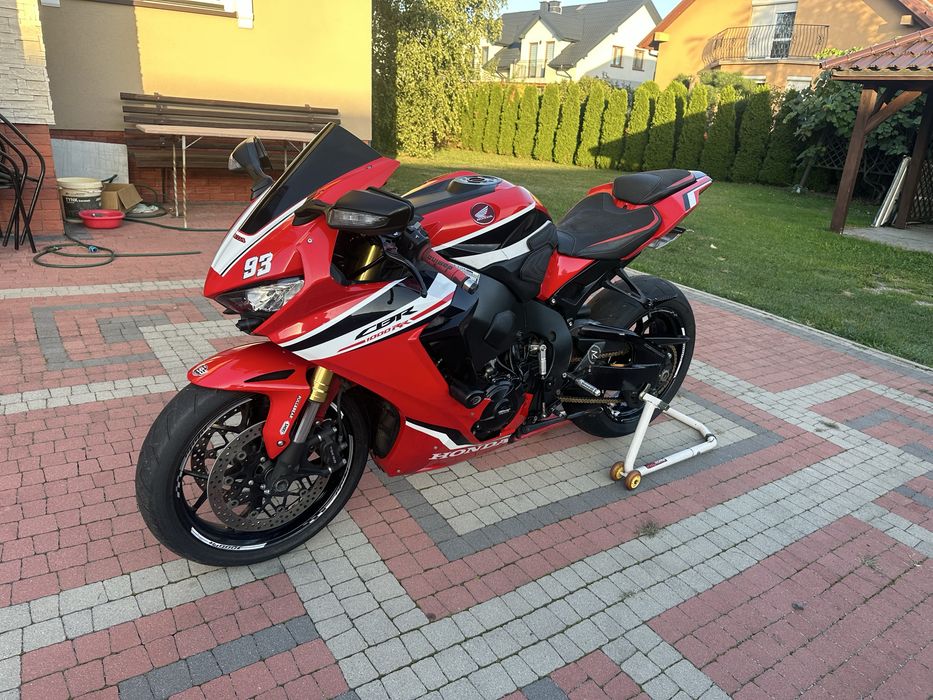 Honda CBR 1000RR sc 77 2021 duzo dodatkow