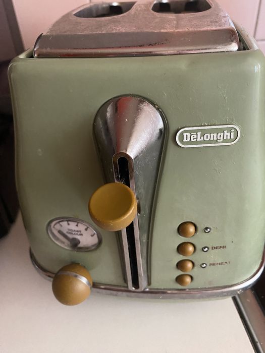 Тостер Delongji