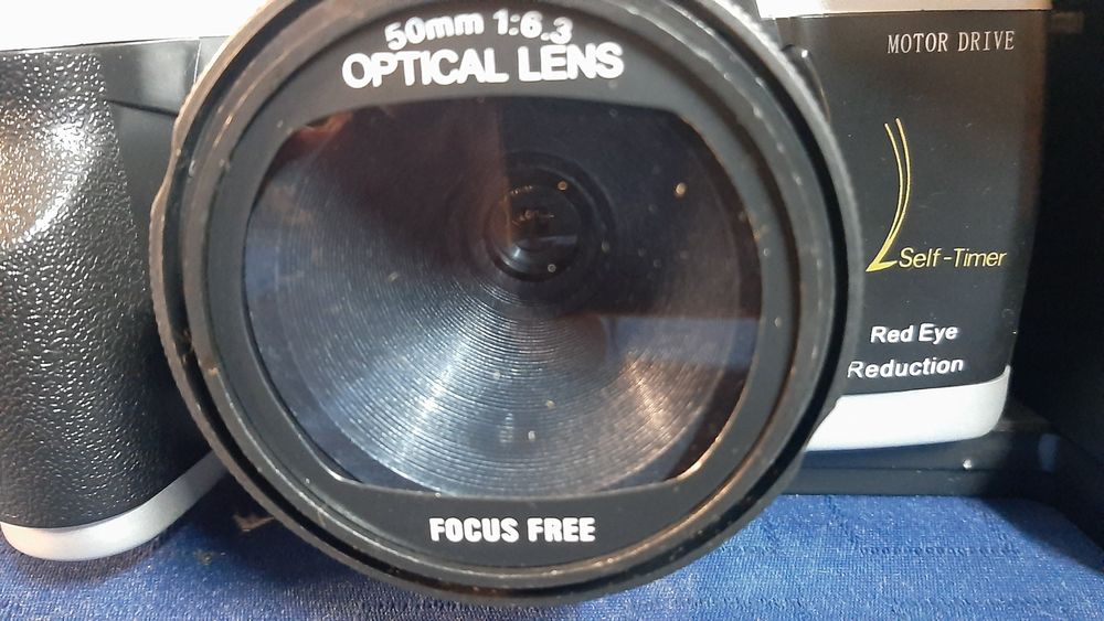 Viaturas Militares blindadas e máquina fotográfica