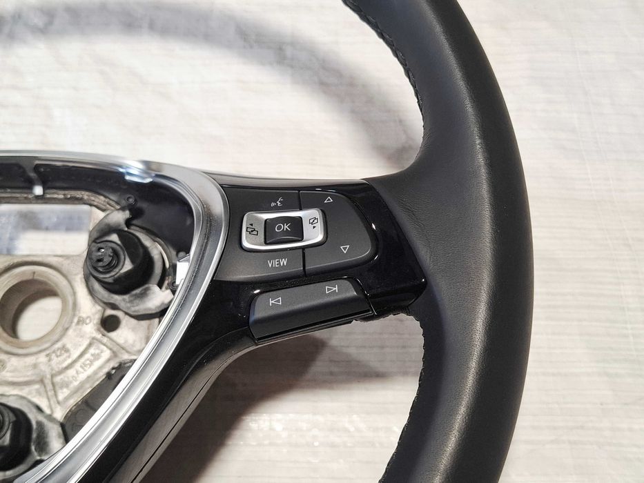 kierownica skórzana multifunkcja wielofunkcyjna vw t-roc i 1 tiguan ii 2 touran ii 2 5ta stan bdb wzorowy 5ta419091am