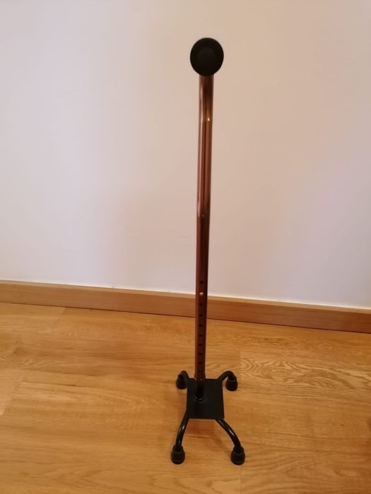 Bengala Quadripé de Alumínio com Pontas Antideslizantes NOVO