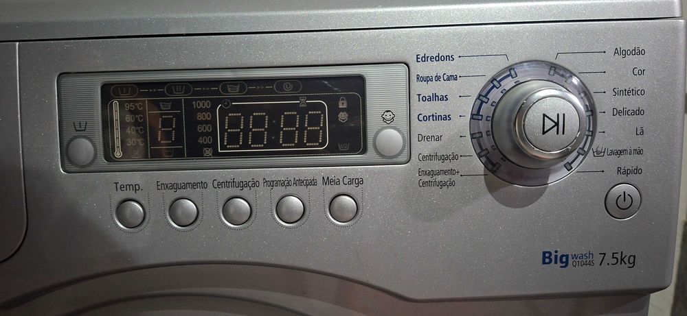 Máquina de lavar roupa Samsung- precisa de uma bomba de esgoto.