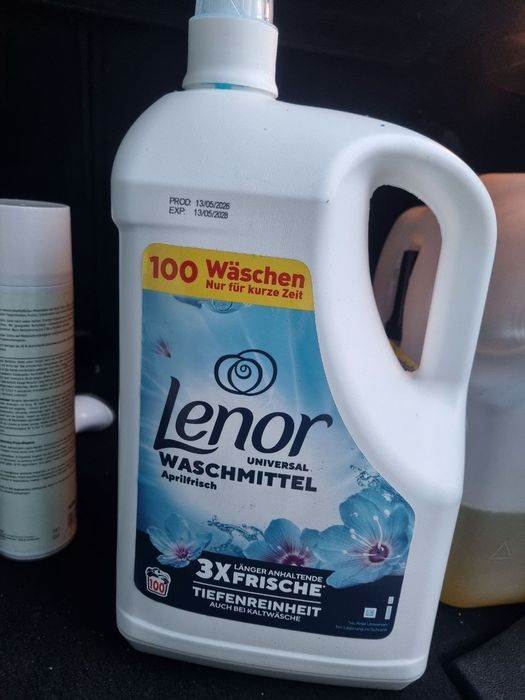 Lenor i czarny rezerwacja