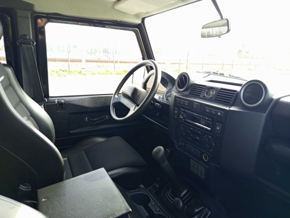 Land Rover Defender Puma 110, edição especial 60 anos 7 lugares,157000kms bem conservado, 2 donos