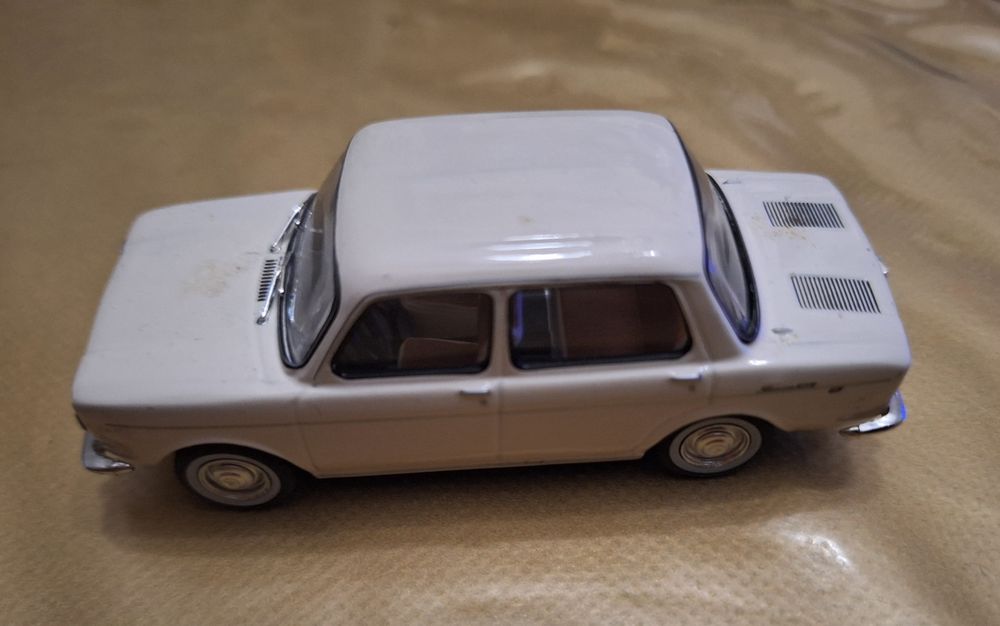 Miniatura escala 1:43 Simca