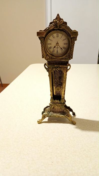 Mosiężny zegar 29 cm wysokości