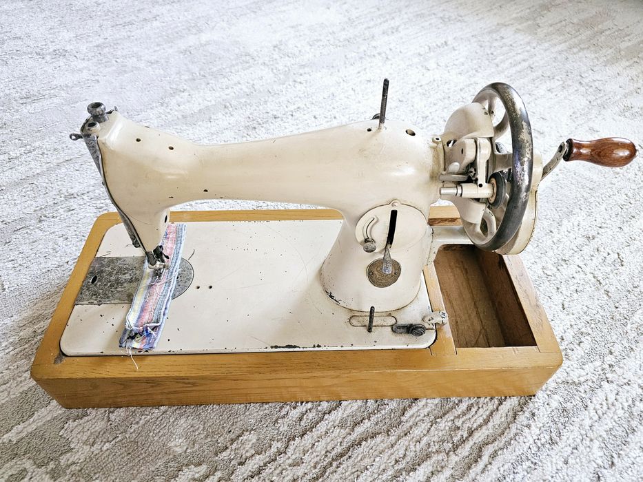 Швейна машинка Singer 15D + подарунок