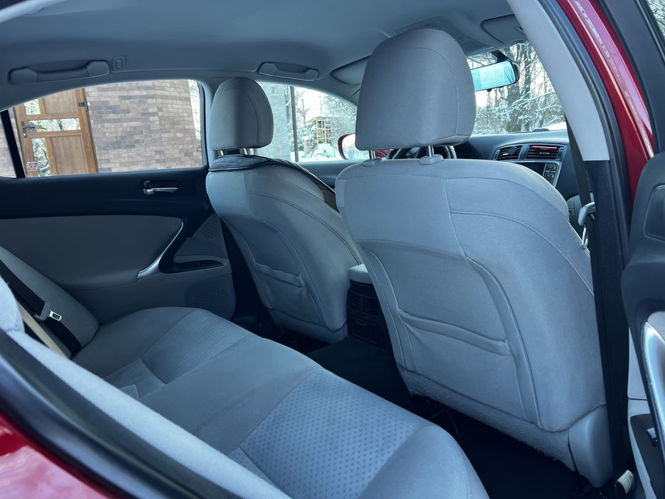 Продається Лексус Is 220d