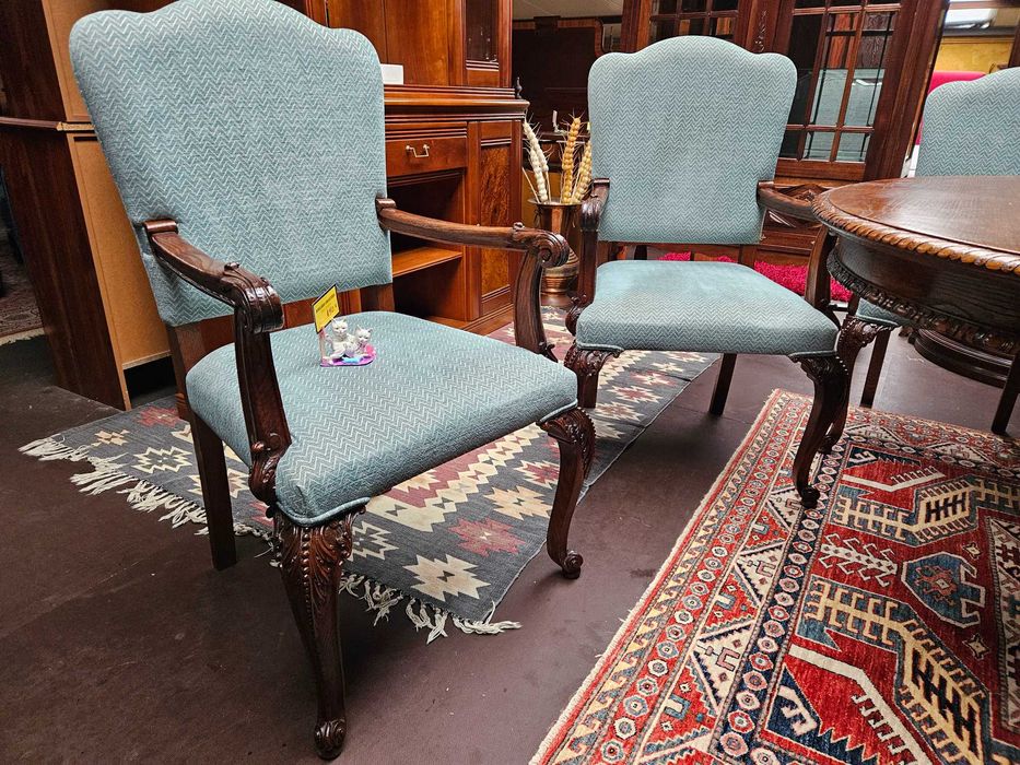 Cadeirões antigos mas em óptimo estado geral - Valor un