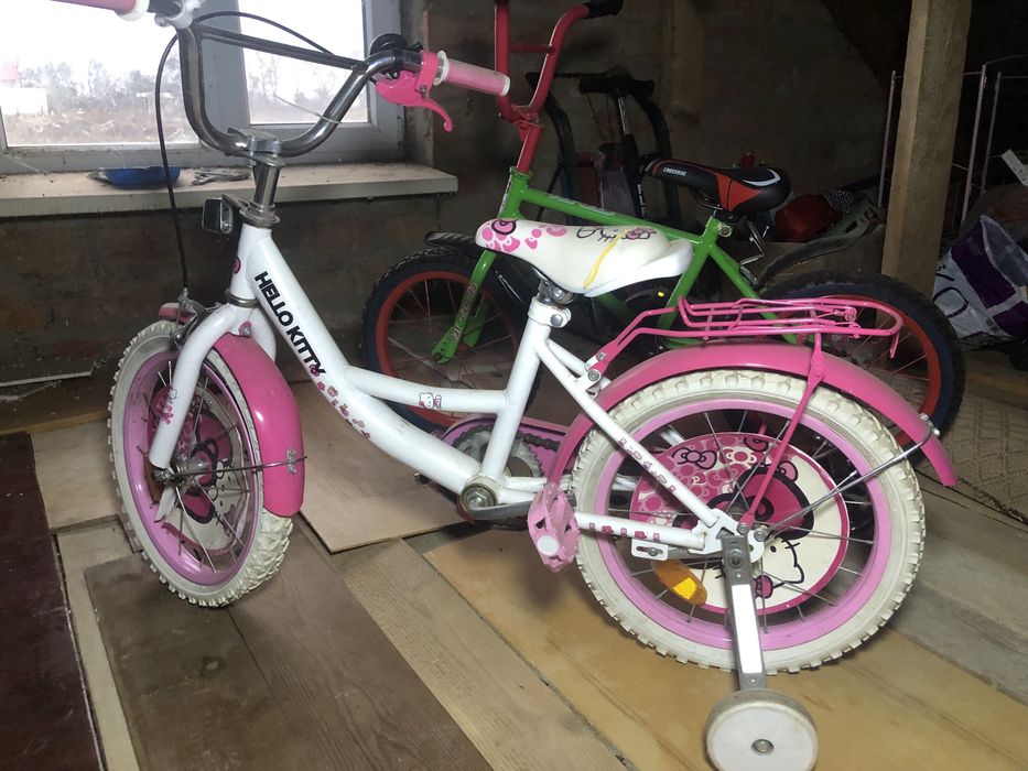 Дитячі велосипеди на 4-7 років, треба мабуть замінити камери в колесах