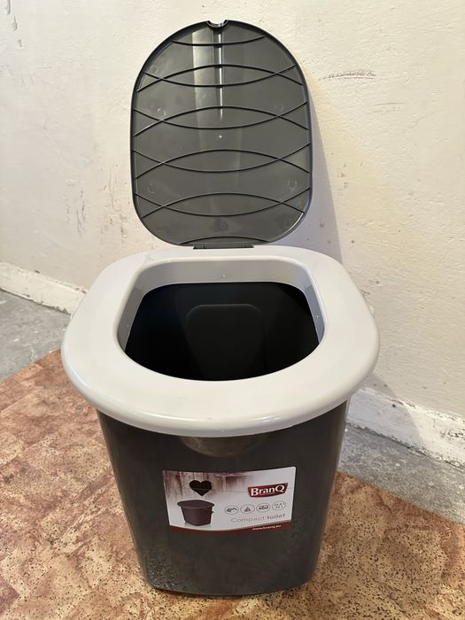 Toaleta turystyczna Branq, wiadro