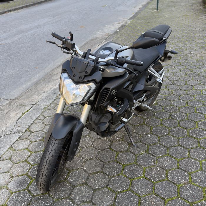 Yamaha mt 125 (negociavel)