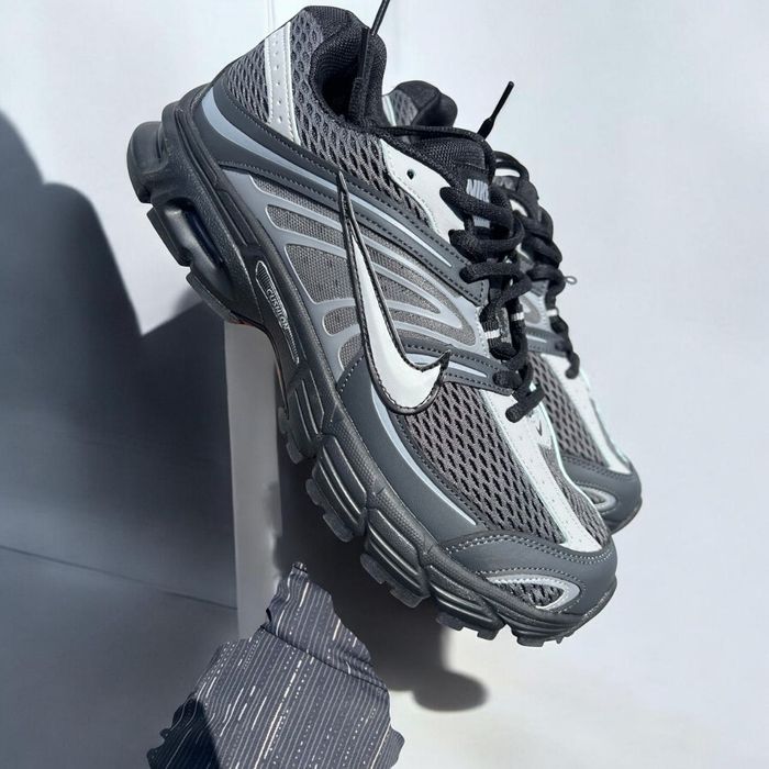 Кросівки  Nike Air Max Moto 2K